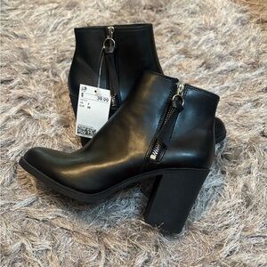 Elegant Black Ankle Boots